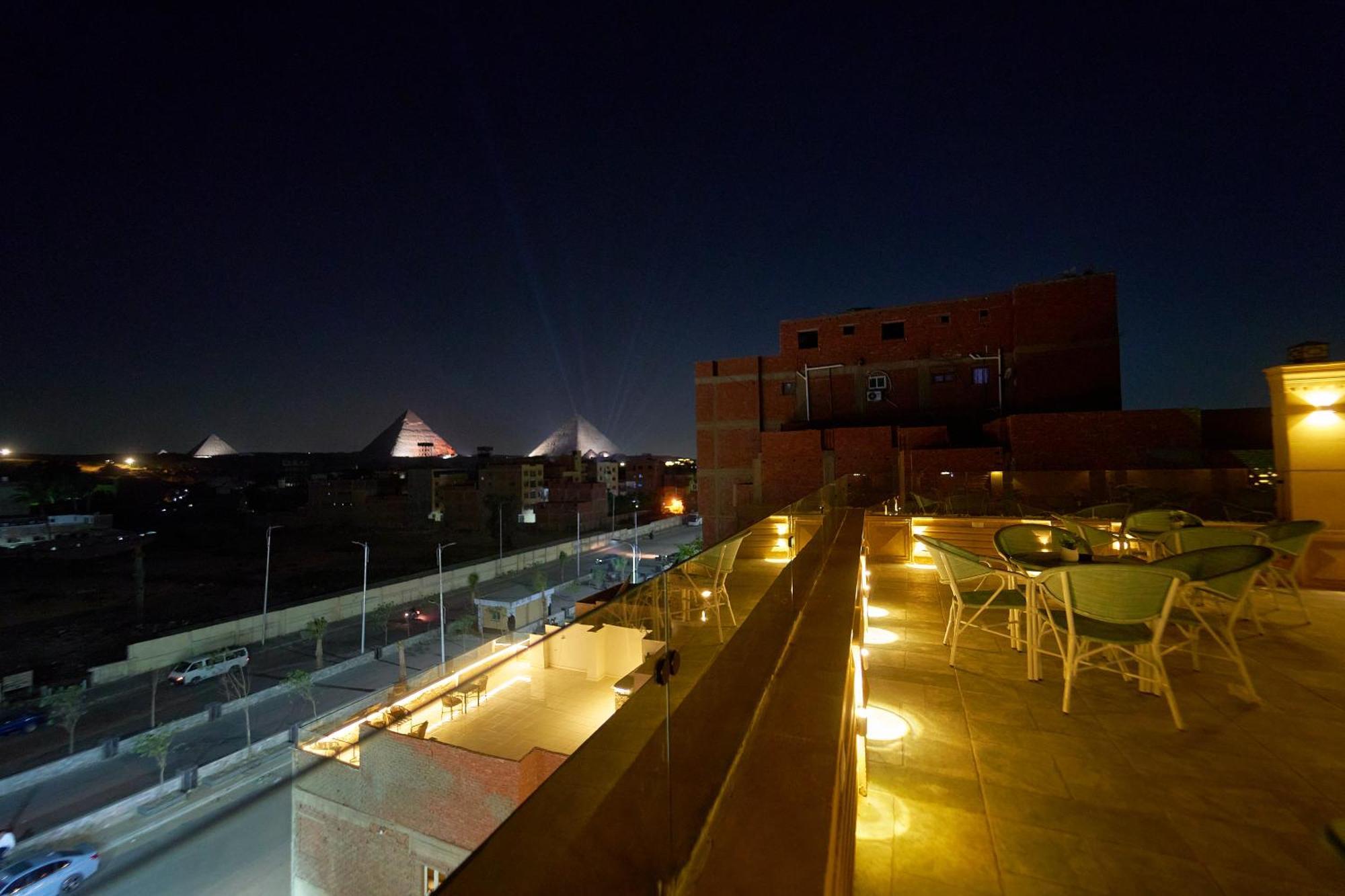 Crown Pyramids View Hotel Giza Екстериор снимка