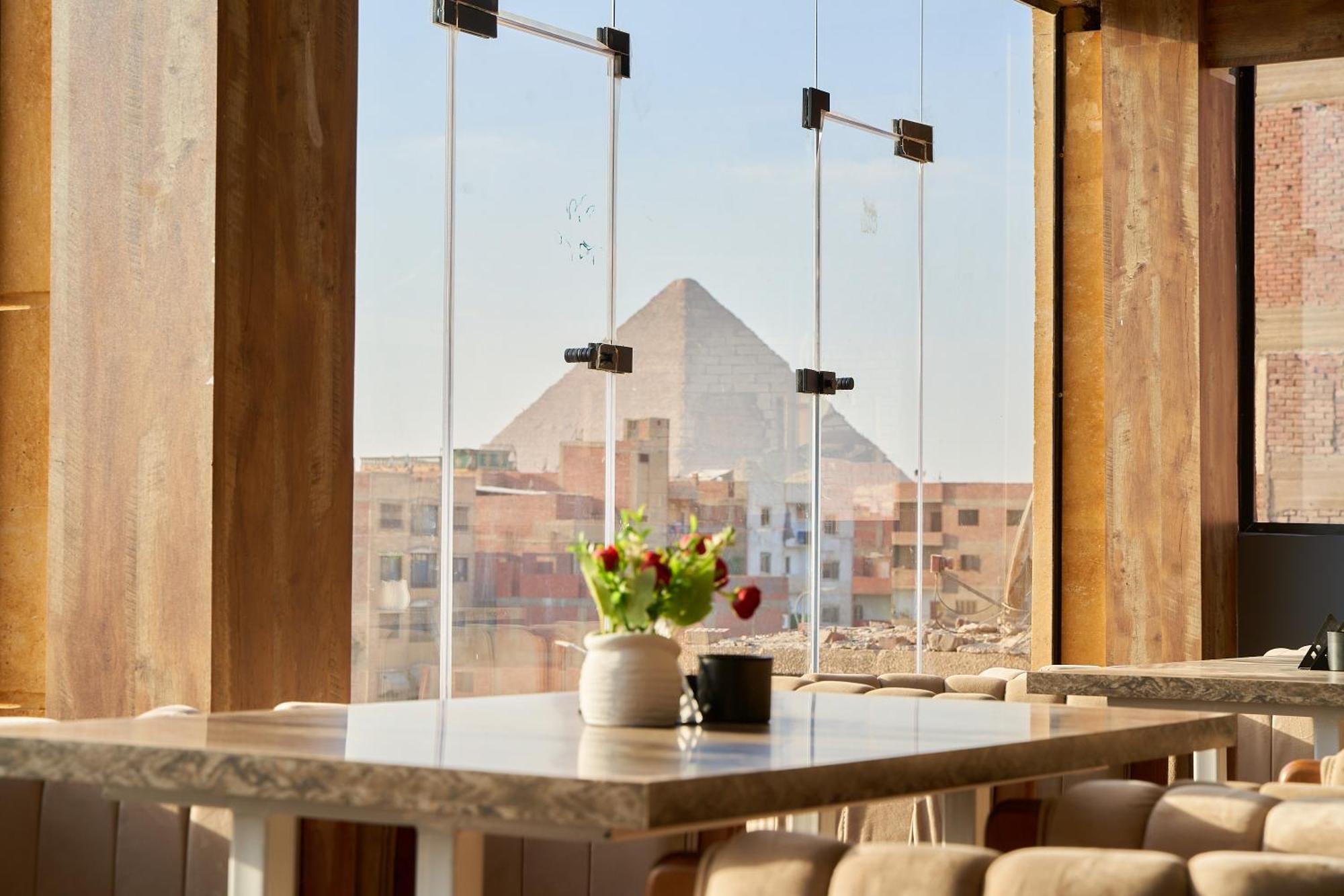 Crown Pyramids View Hotel Giza Екстериор снимка
