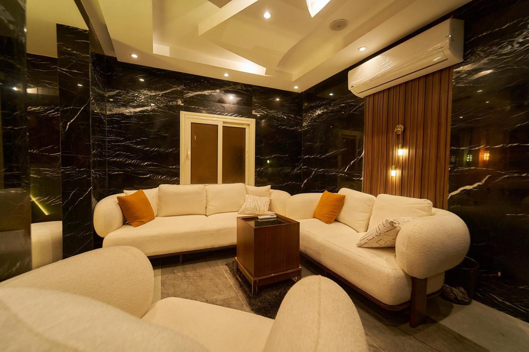 Crown Pyramids View Hotel Giza Екстериор снимка