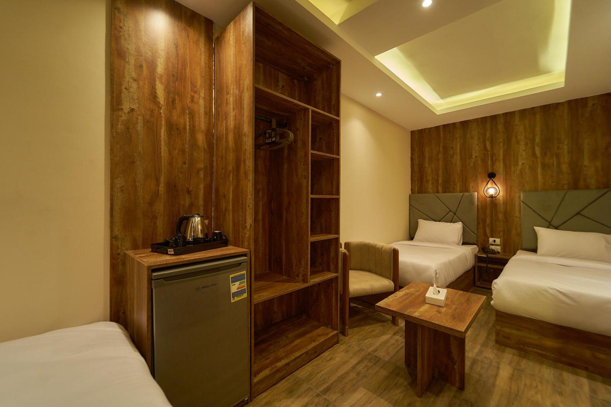Crown Pyramids View Hotel Giza Екстериор снимка