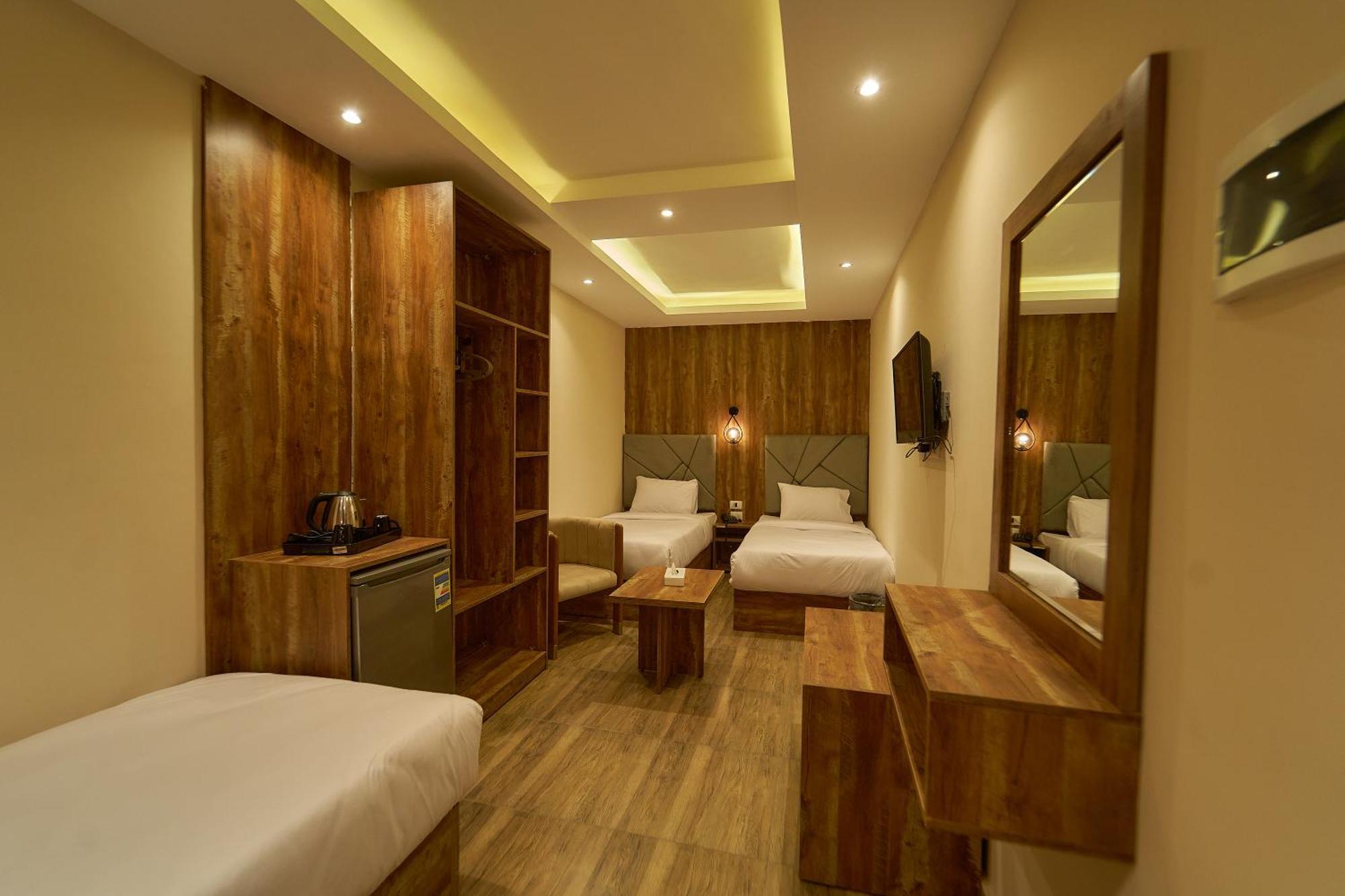 Crown Pyramids View Hotel Giza Екстериор снимка