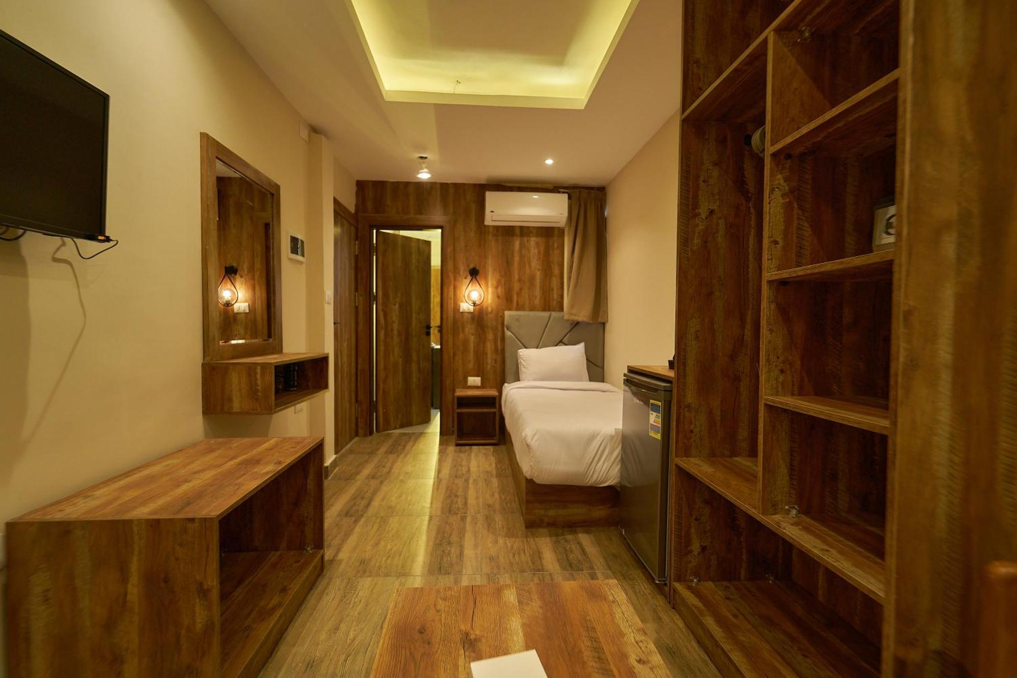 Crown Pyramids View Hotel Giza Екстериор снимка