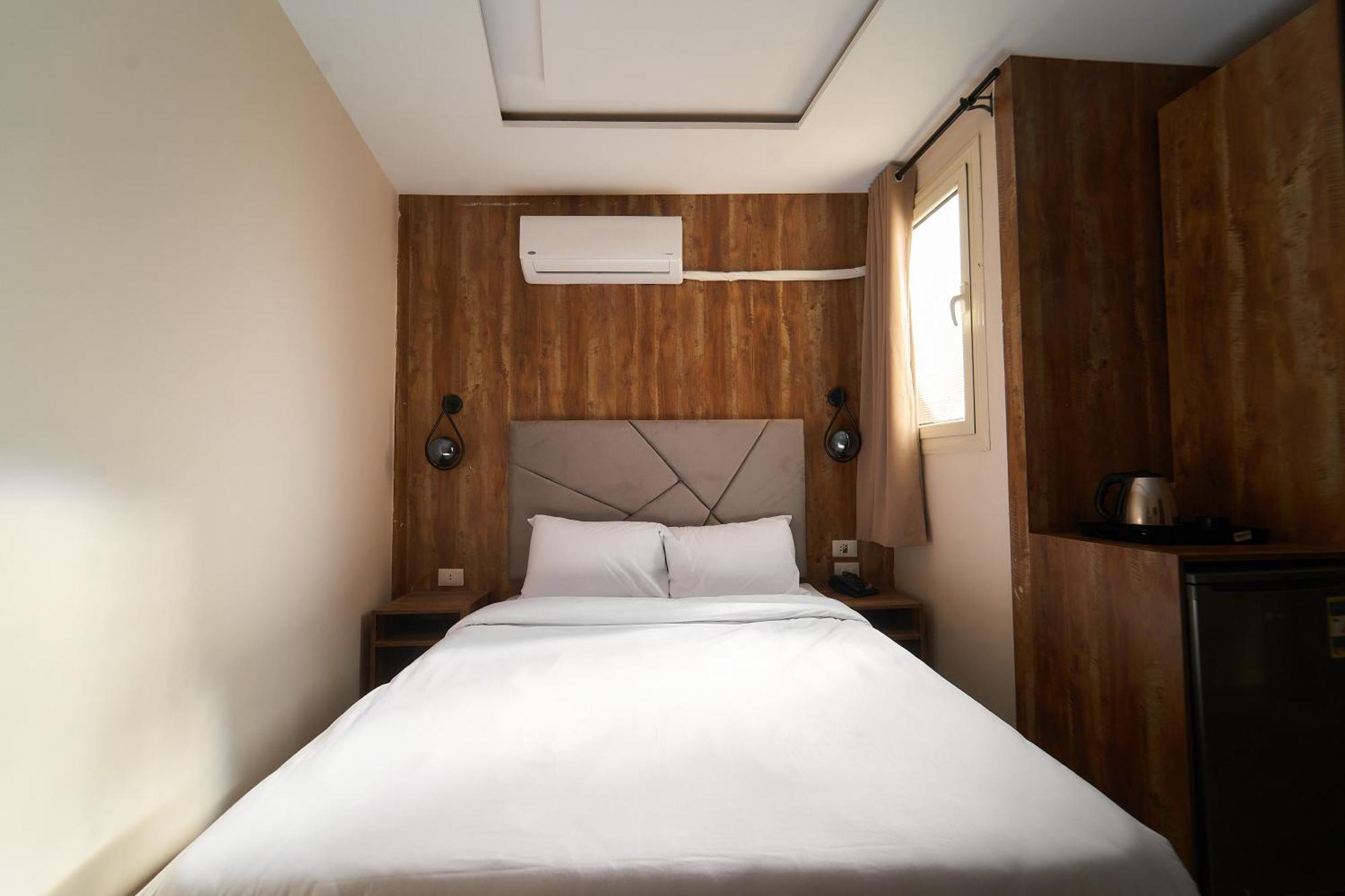 Crown Pyramids View Hotel Giza Екстериор снимка